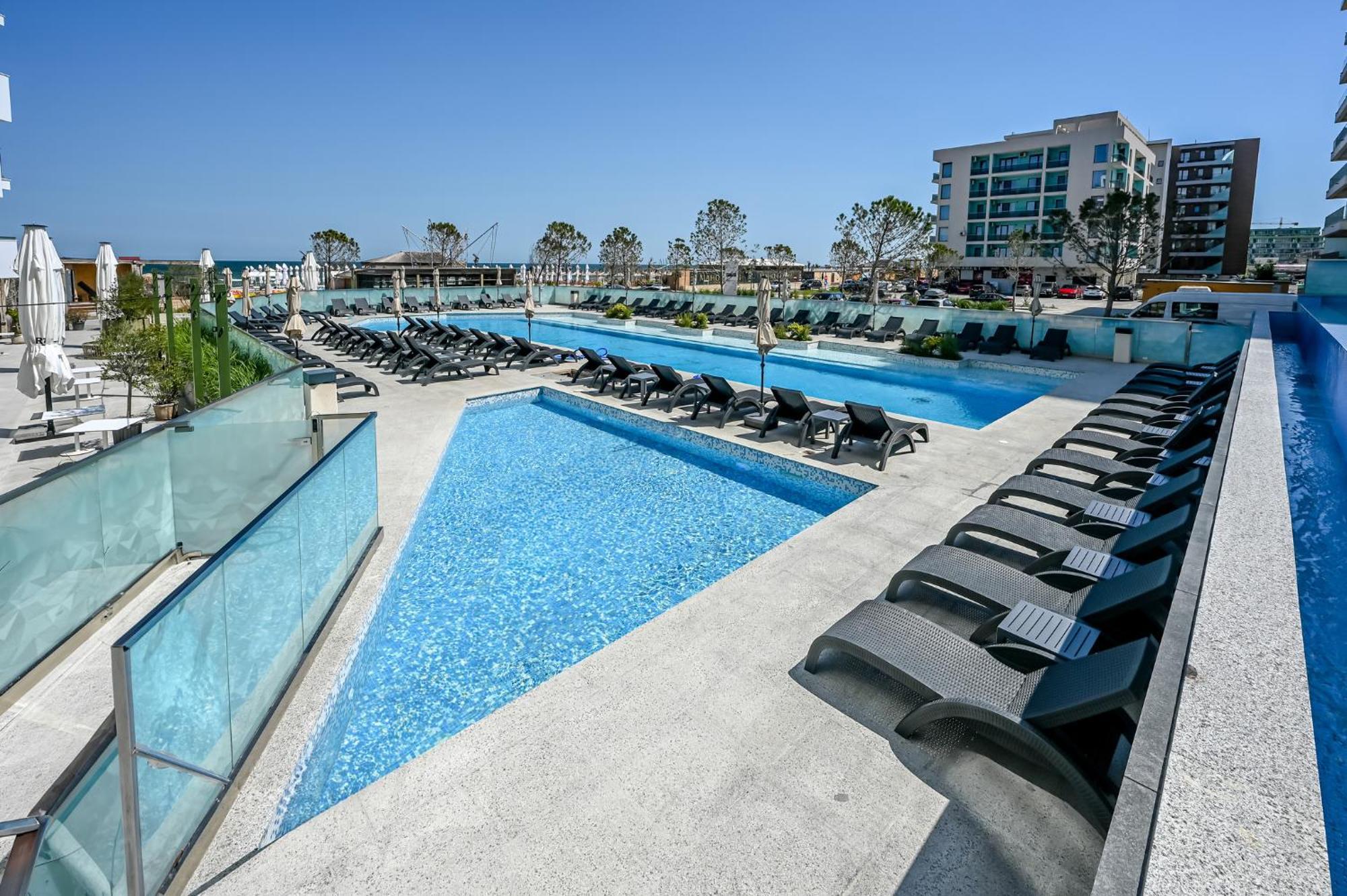 Aqua Vista Infinity Resort & Spa - Studio Lux - Piscina Infinity, Jacuzzi, Sauna, Gym - Privat Năvodari المظهر الخارجي الصورة